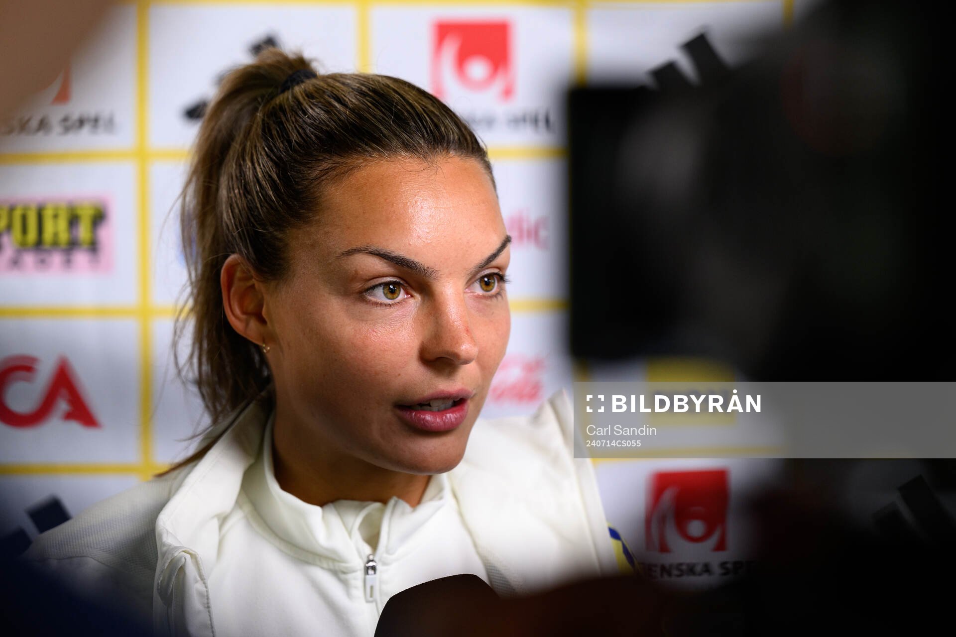 Johanna Rytting Kaneryd is being interviewed