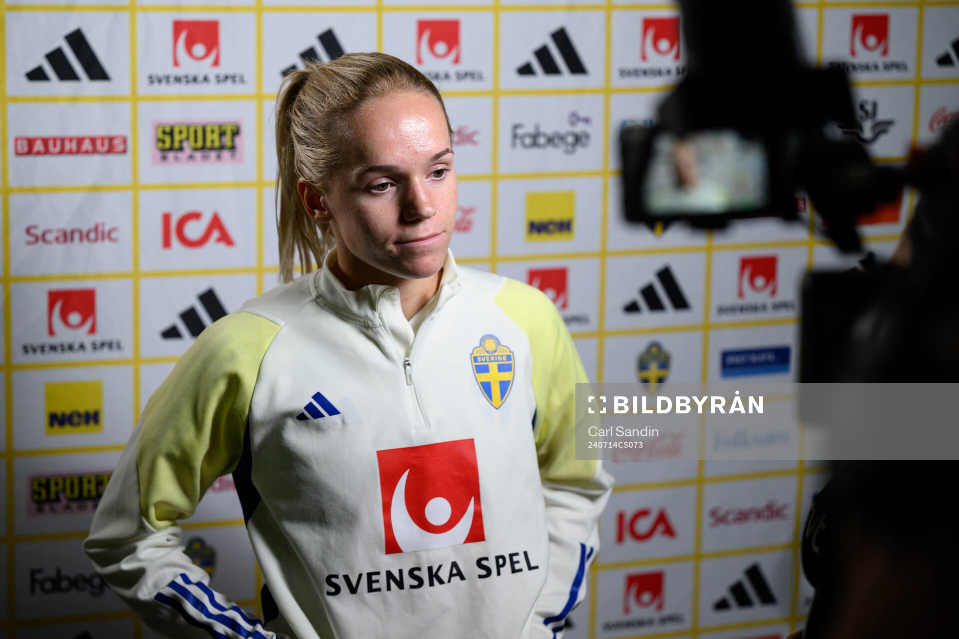 Hanna Lundkvist is being interviewed