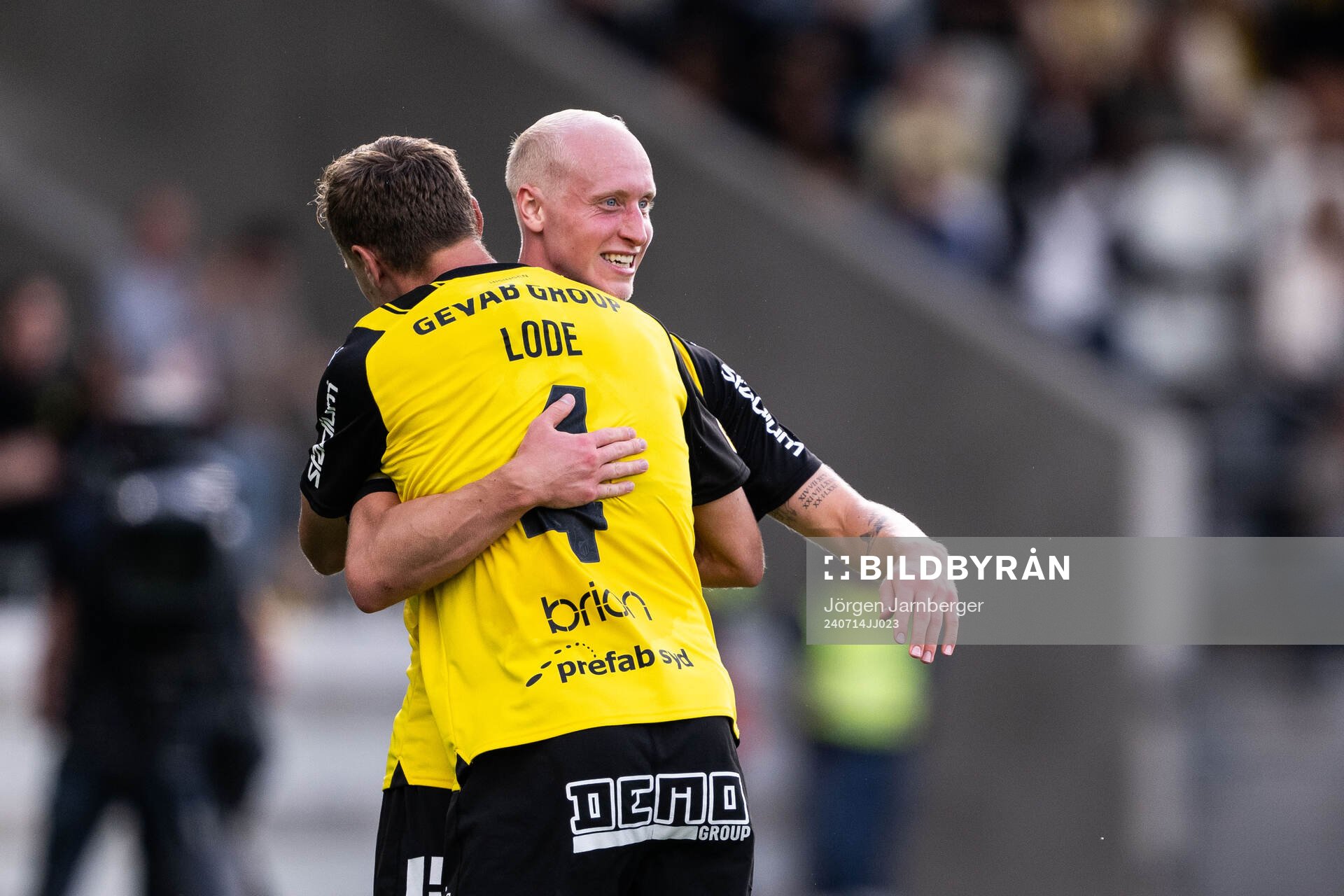 Häckens Valgeir Lunddal jublar med Marius Lode