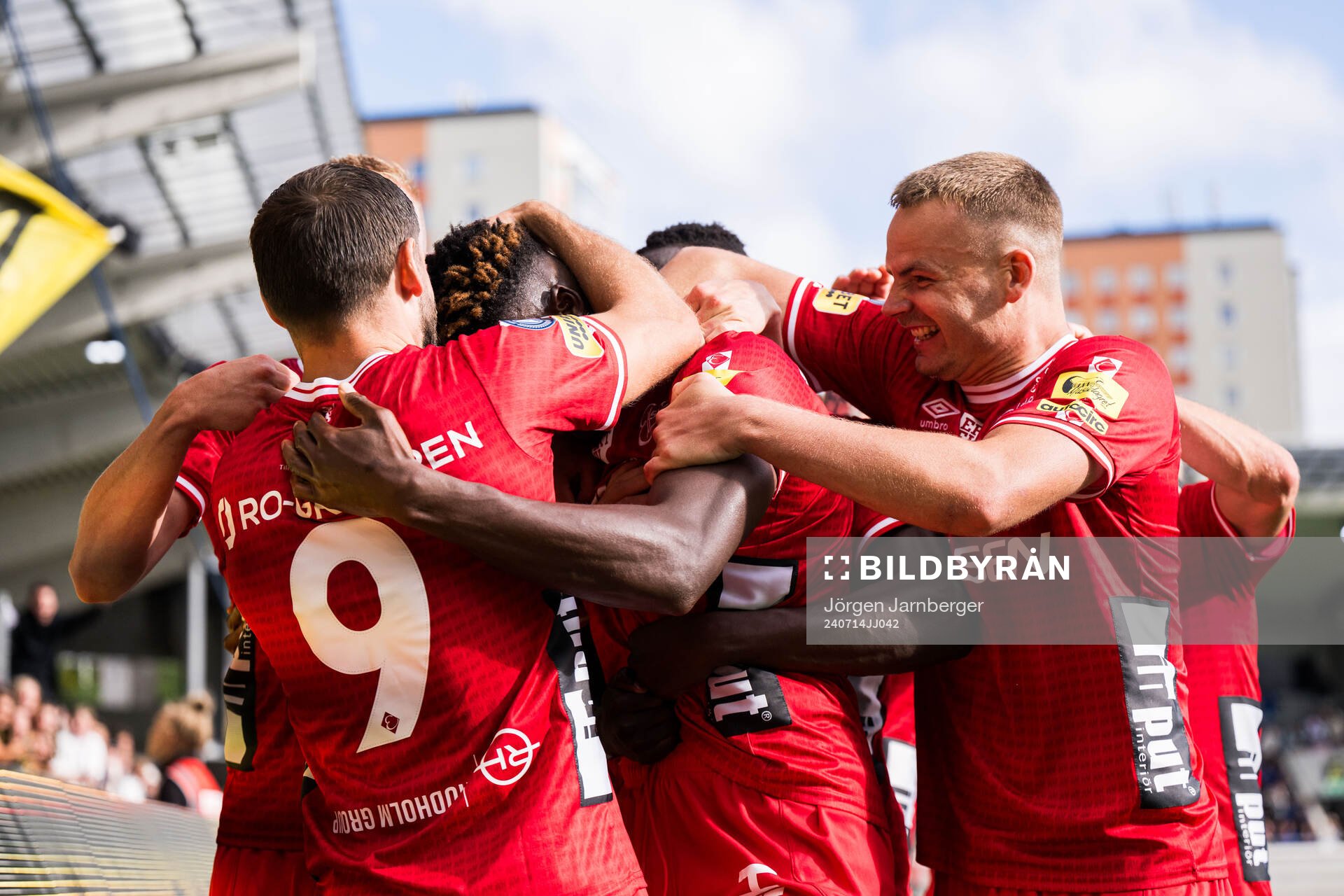 Elfsborgs Terry Yegbe jublar md lagkamrater