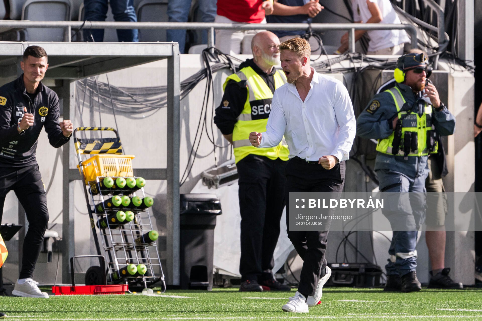 Elfsborgs manager Oscar Hiljemark jublar