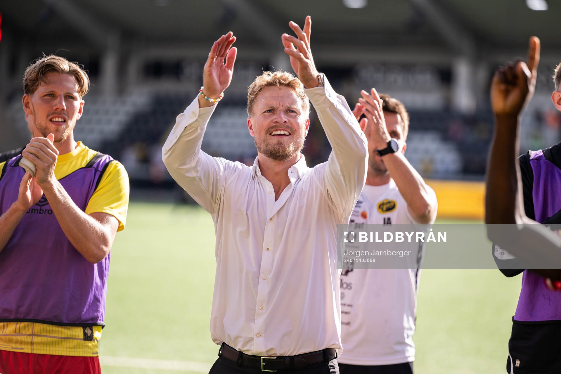 Elfsborgs manager Oscar Hiljemark jublar