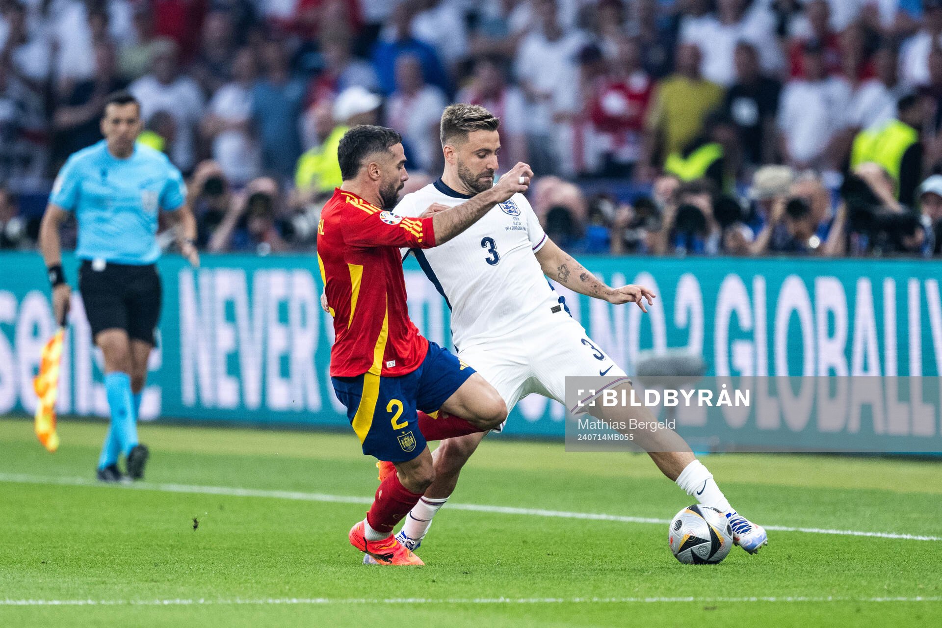 Daniel Carvajal of Spain and Luke Shaw of England