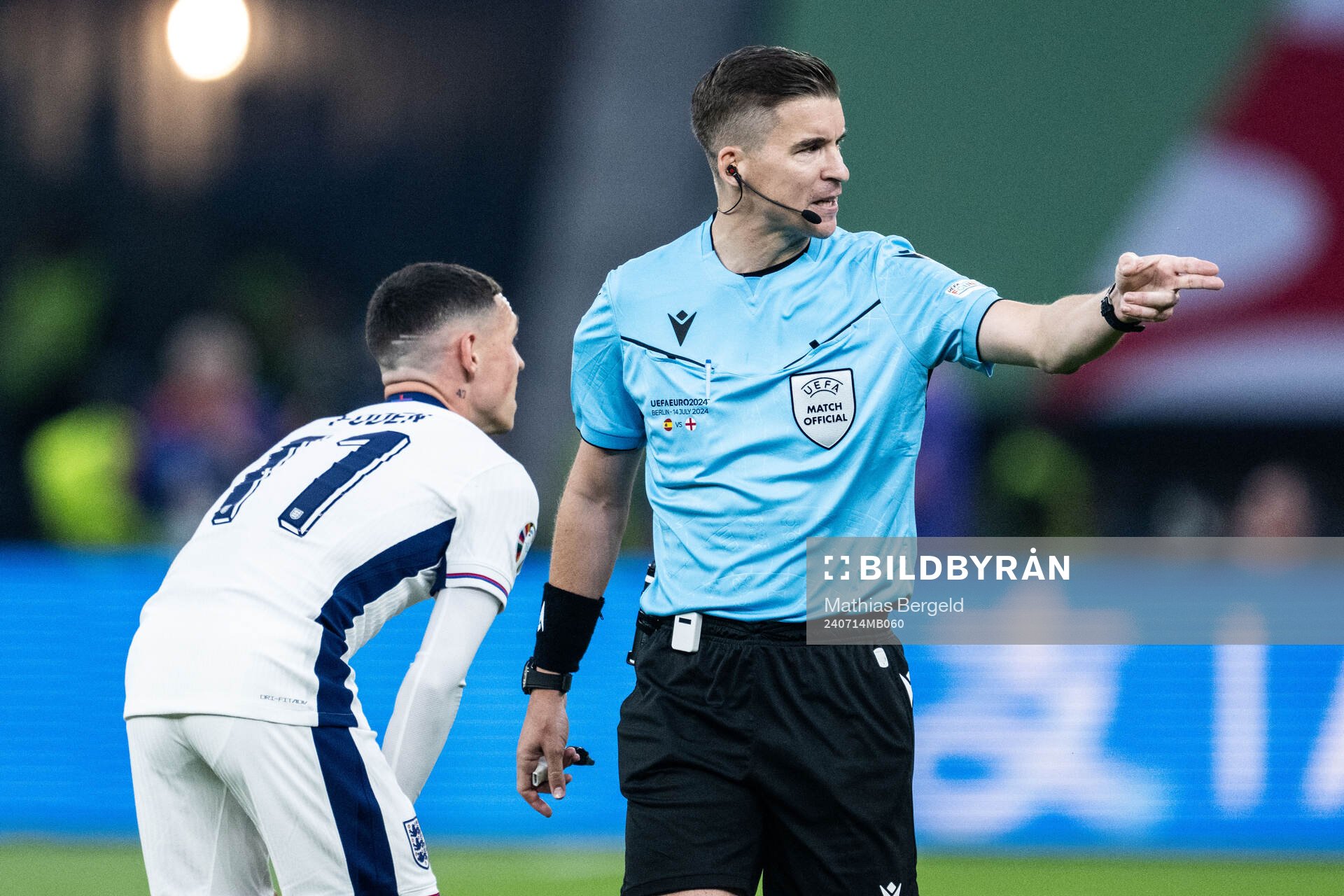 Referee Francois Letexier