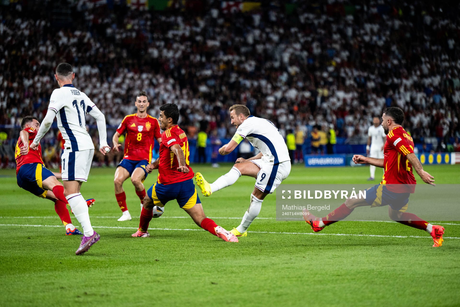 Rodrigo Hernandez and Daniel Carvajal of Spain against