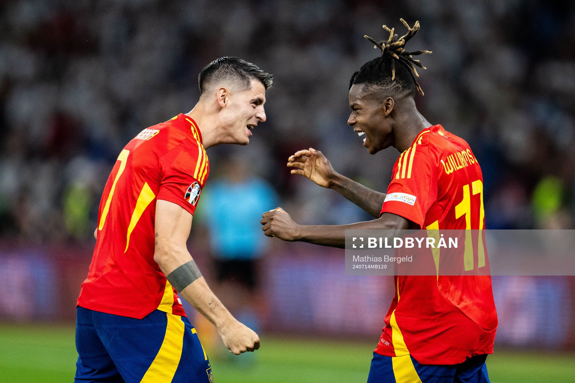 Nicholas Williams of Spain celebrates with Alvaro Morata
