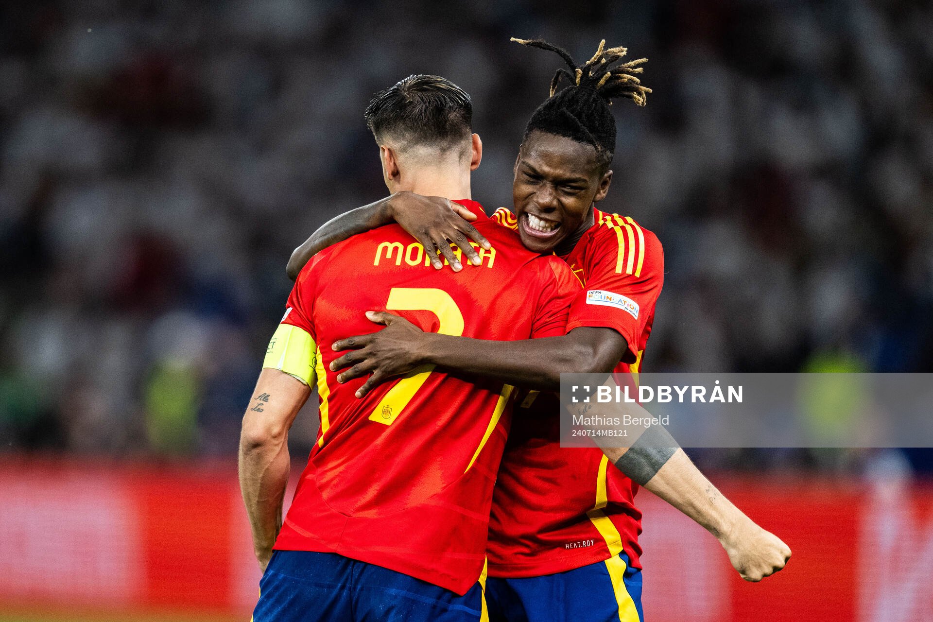 Nicholas Williams of Spain celebrates with Alvaro Morata