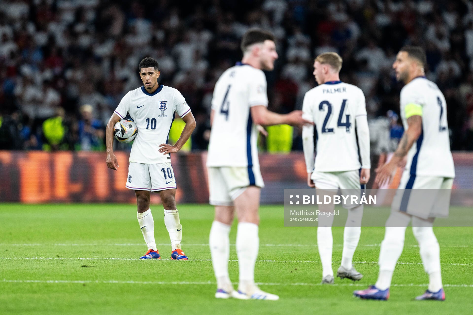 Jude Bellingham of England looks dejected