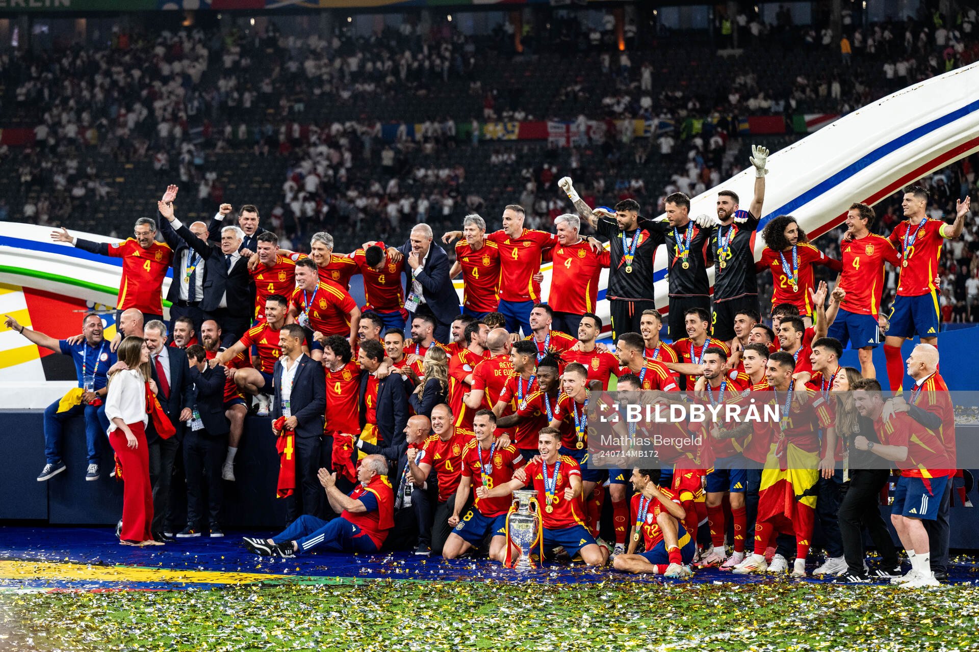 Players of Spain celebrate with the trophy