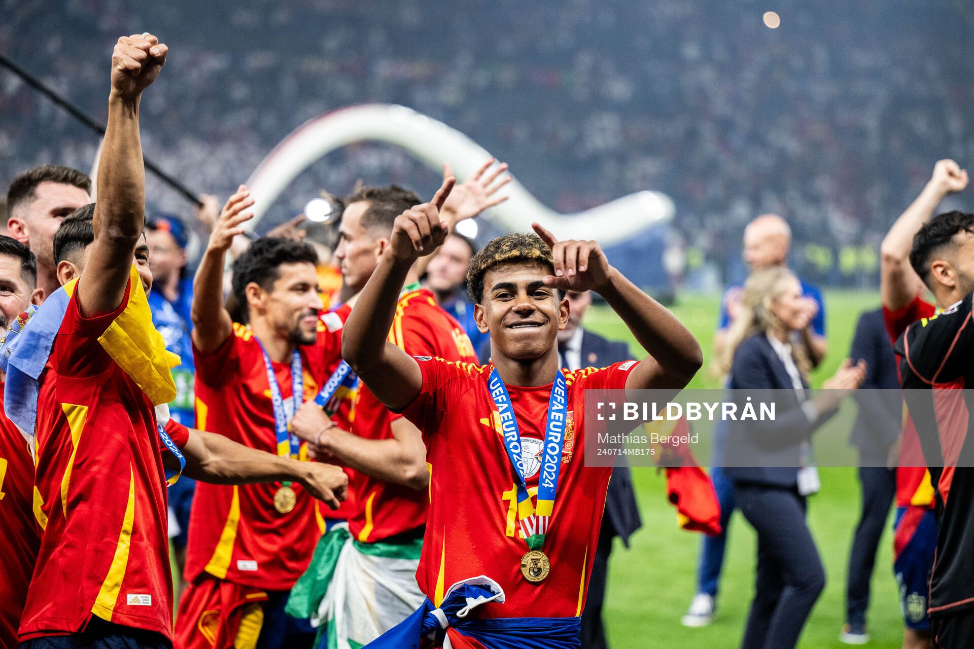 Lamine Yamal of Spain celebrates