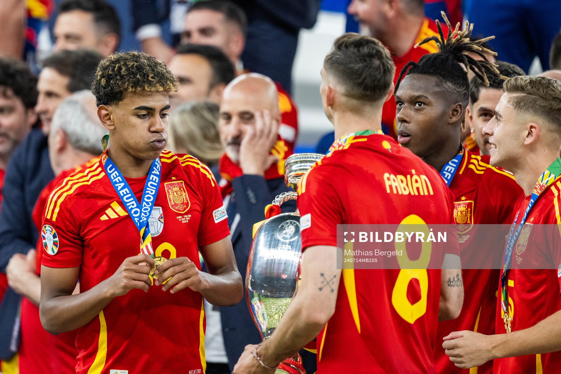 Lamine Yamal and Nicholas Williams of Spain celebrate with