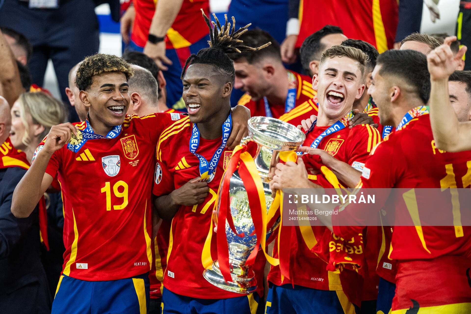 Lamine Yamal and Nicholas Williams of Spain celebrate with