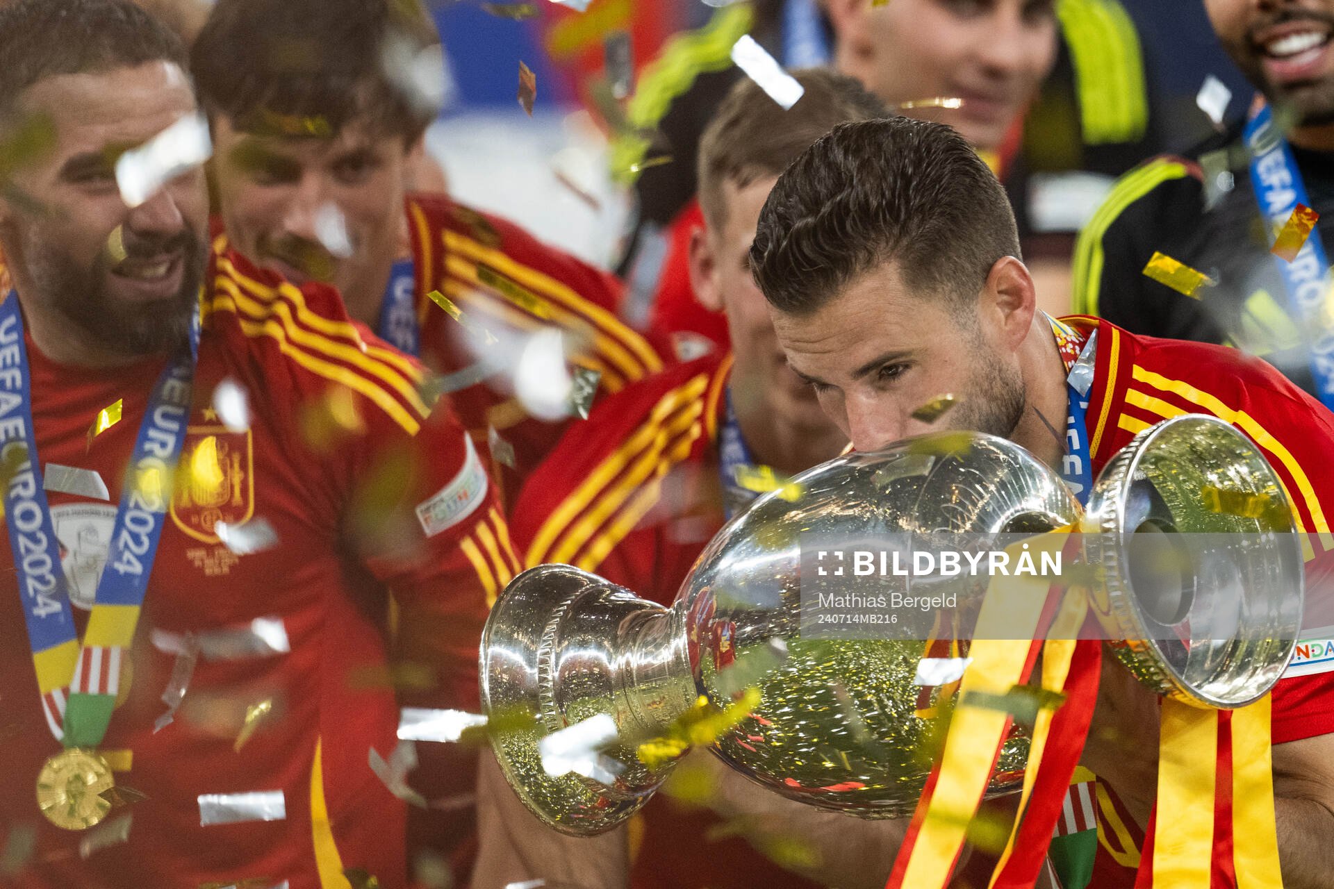 Nacho of Spain celebrates with the trophy after the UEFA Euro 2024 Football Championship final between Spain and England on July 14, 2024 in Berlin. 

