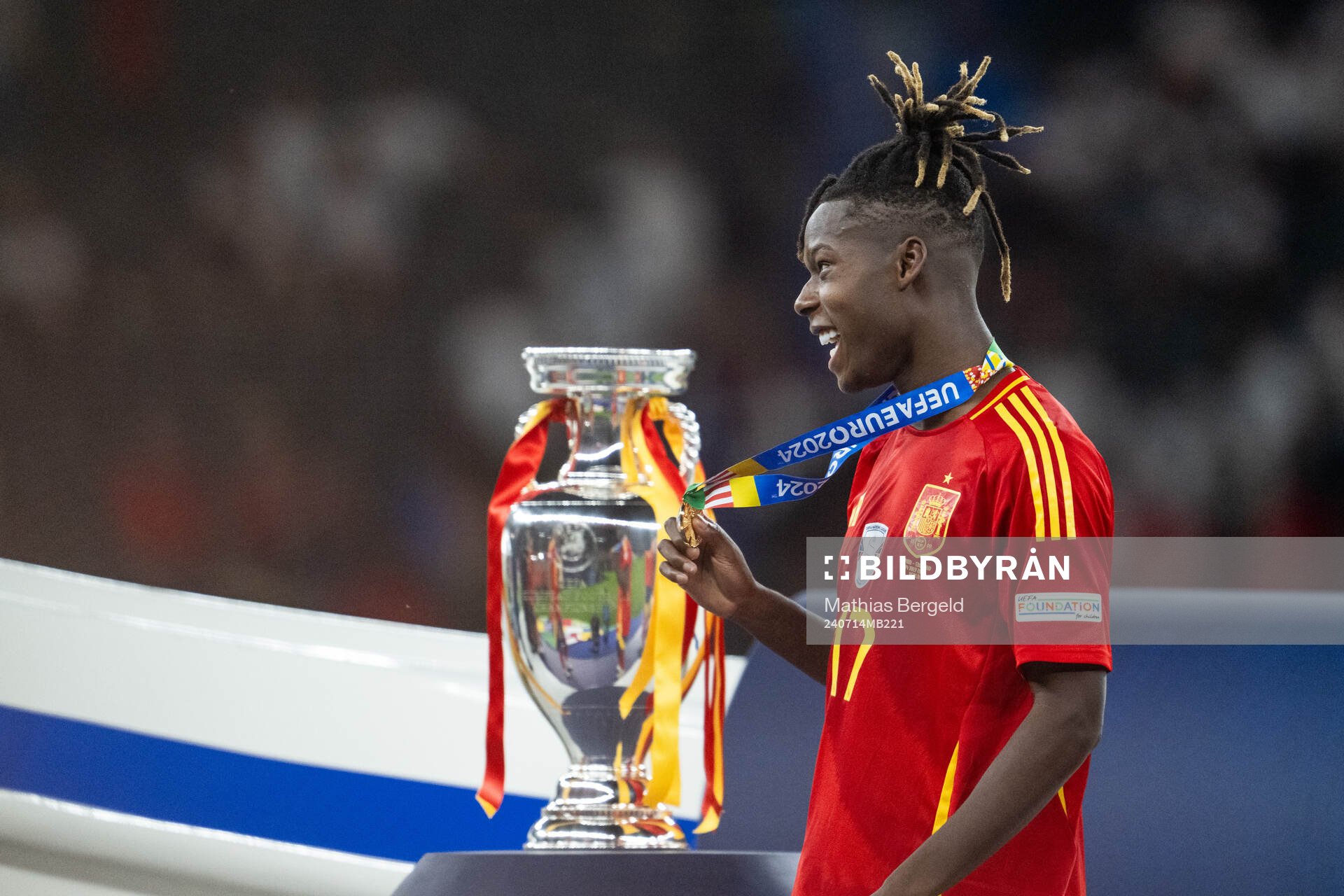 Nico Williams of Spain celebrates