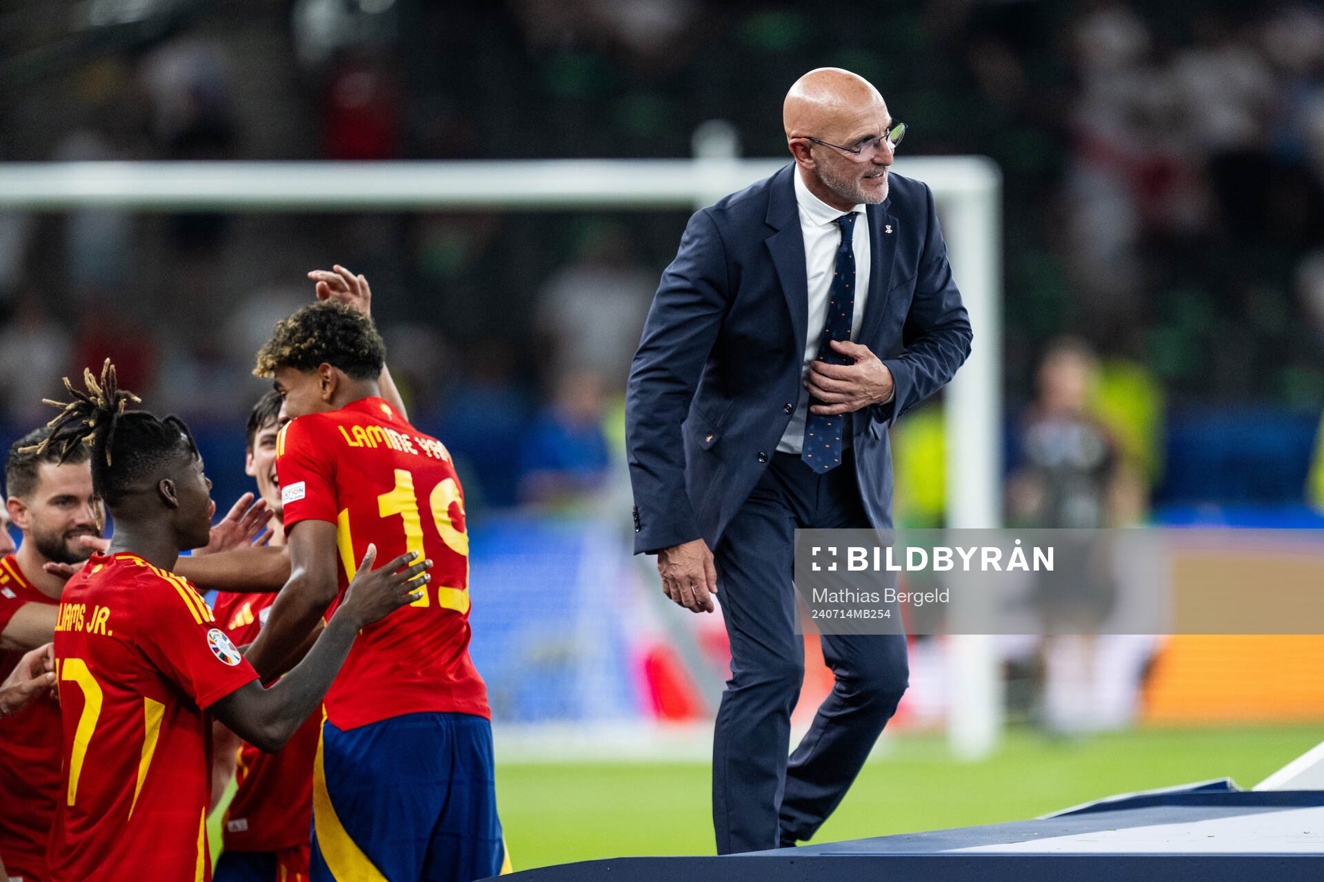 Head coach Luis De La Fuente of Spain