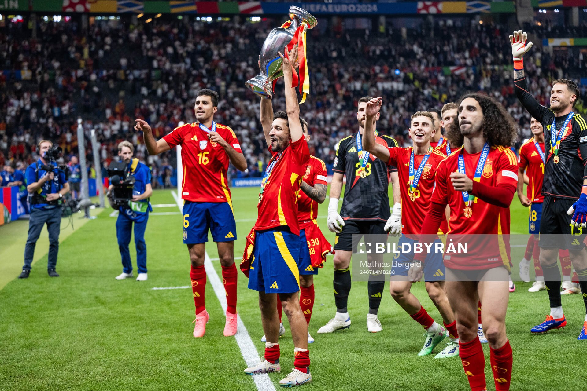 Jesus Navas of Spain celebrates with the trophy after the UEFA Euro 2024 Football Championship final between Spain and England on July 14, 2024 in Berlin. 