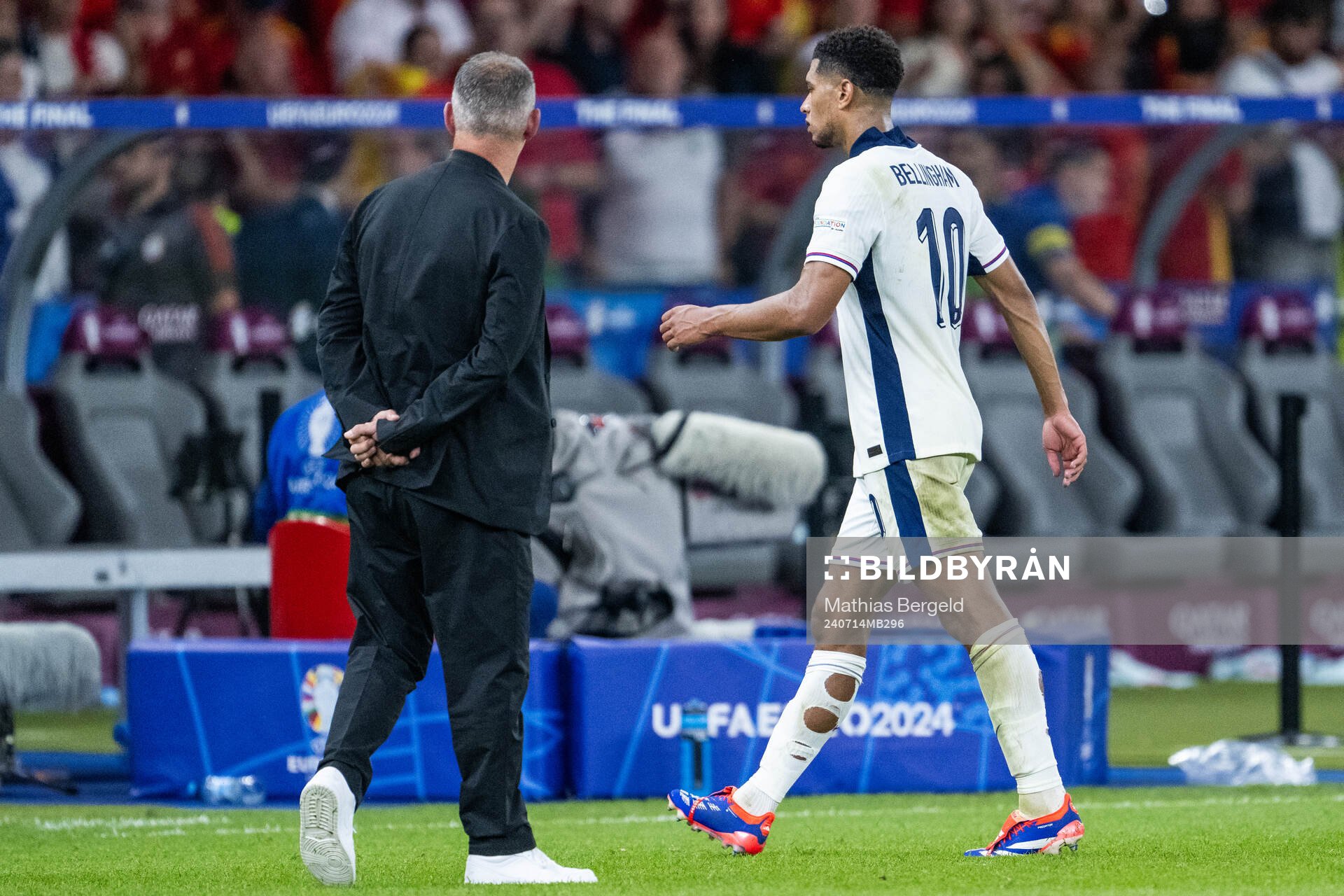 Jude Bellingham of England looks dejected