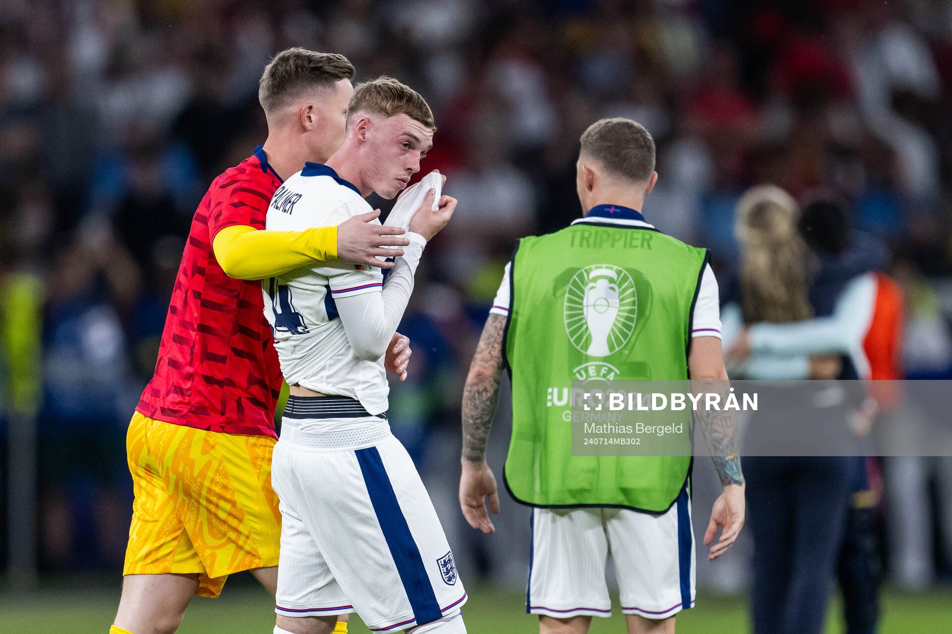 Cole Palmer of England looks dejected