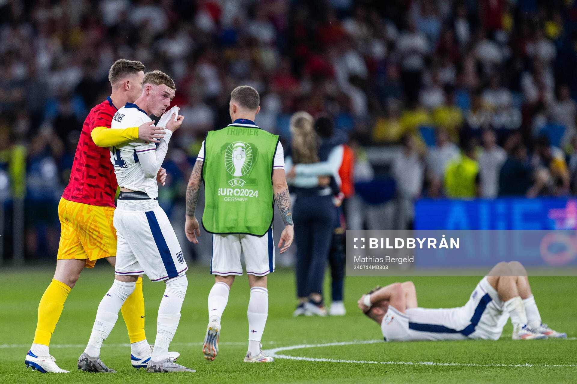 Cole Palmer of England looks dejected