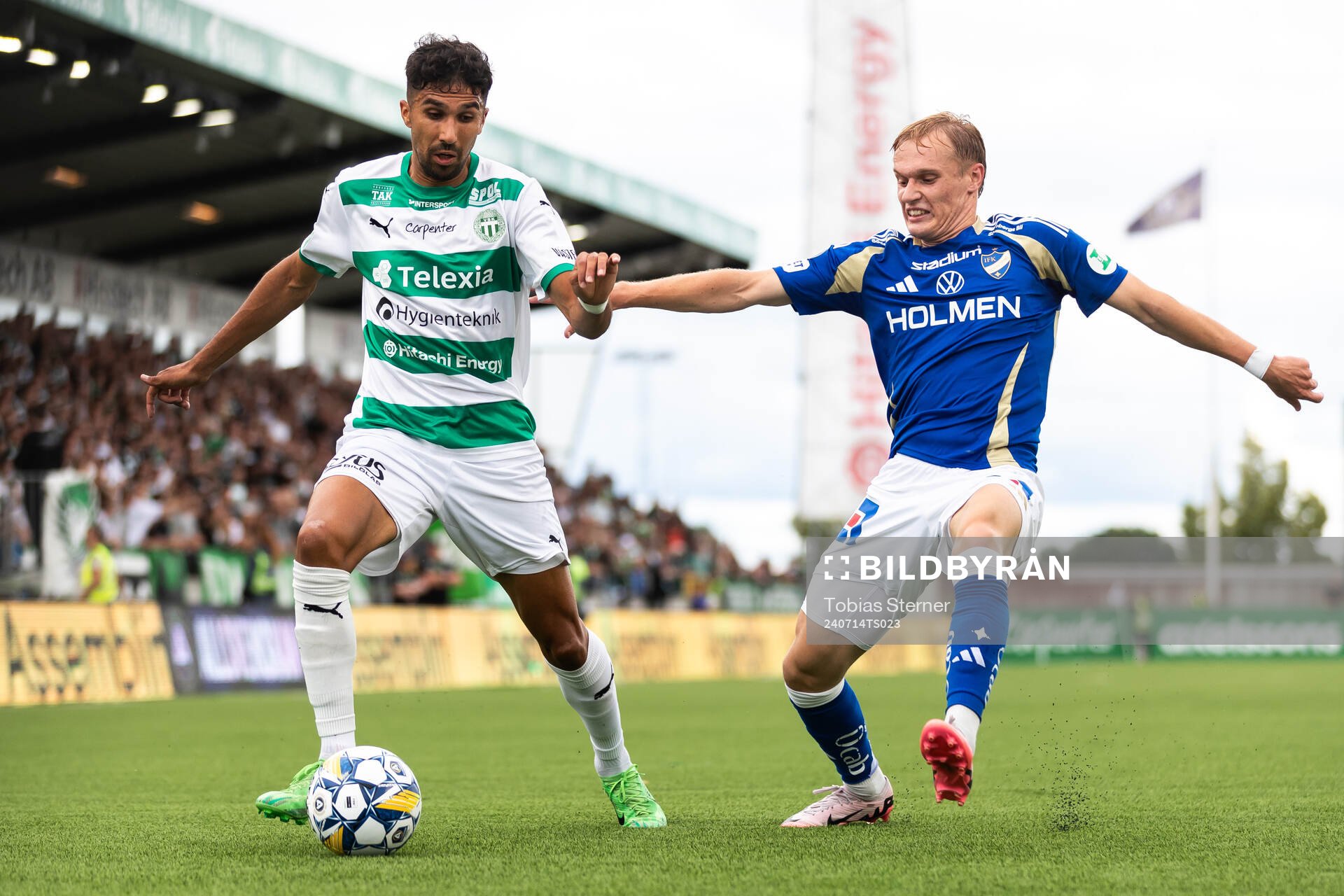 Västerås Elyas Bouzaiene och IFK Norrköpings Marcus