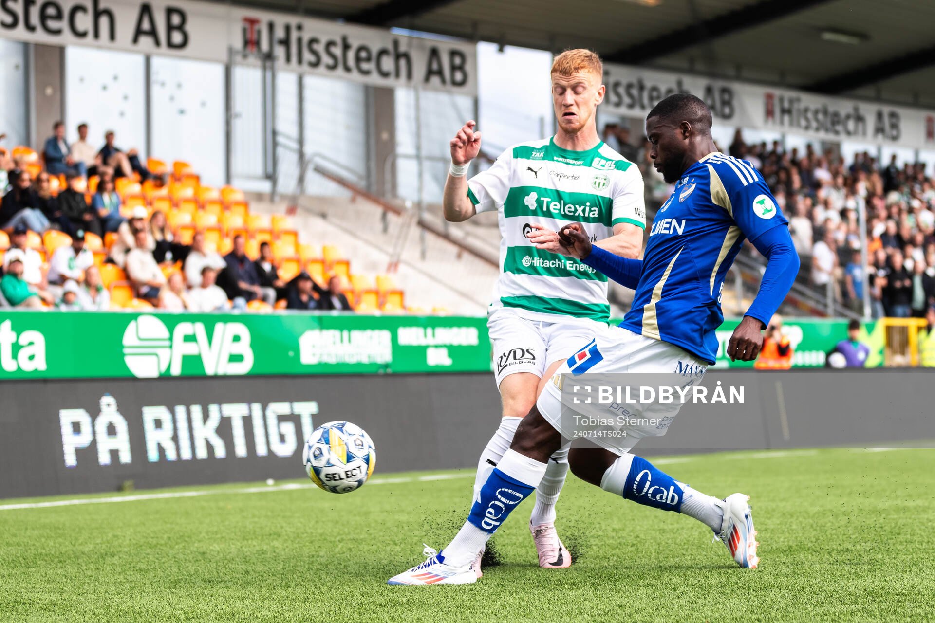 Västerås Daniel Ask och IFK Norrköpings Isak Ssewankambo