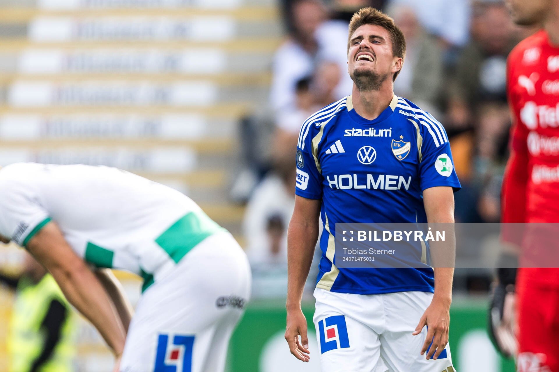 IFK Norrköpings Carl Björk deppar