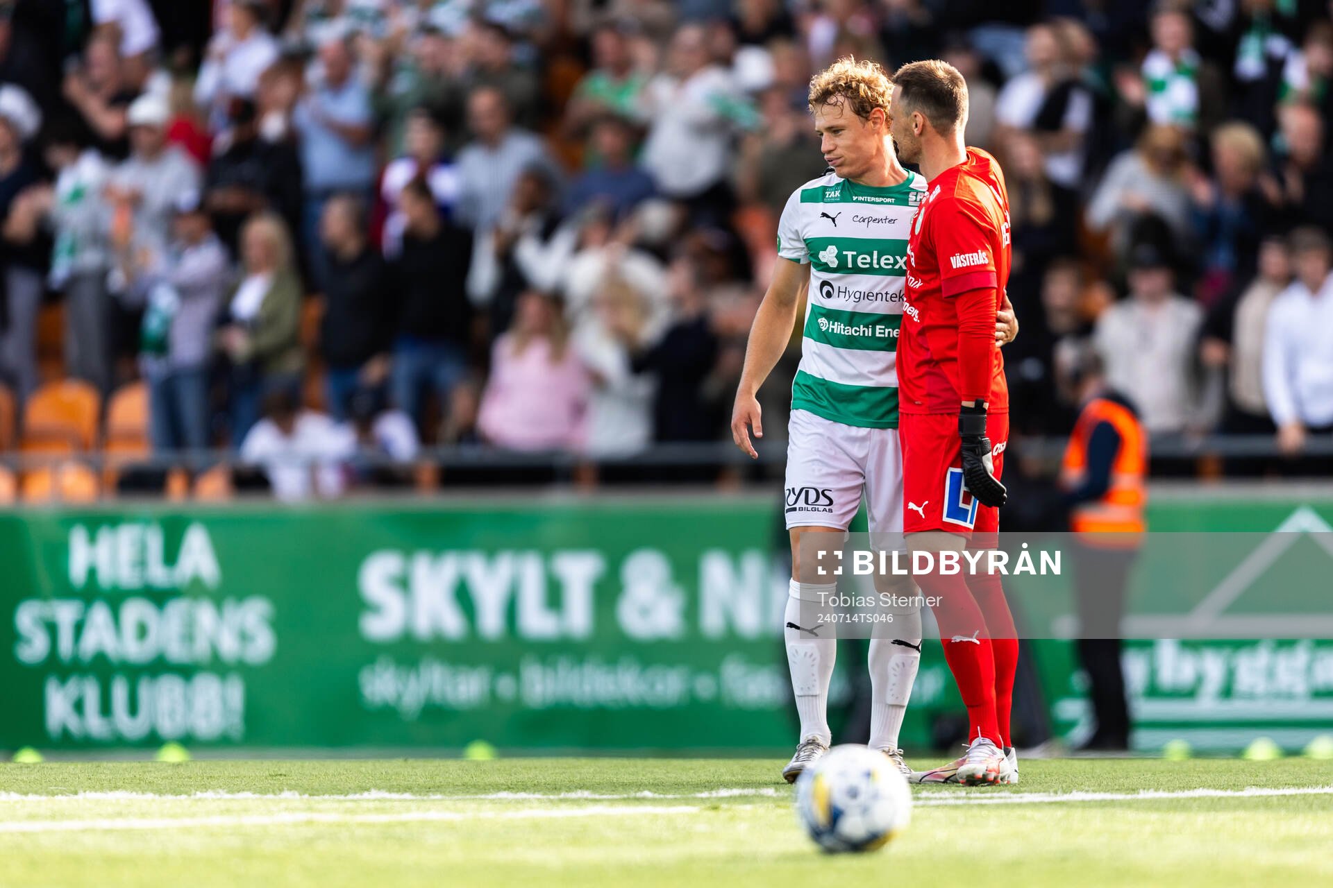 Västerås Herman Magnusson och målvakt Anton Fagerström