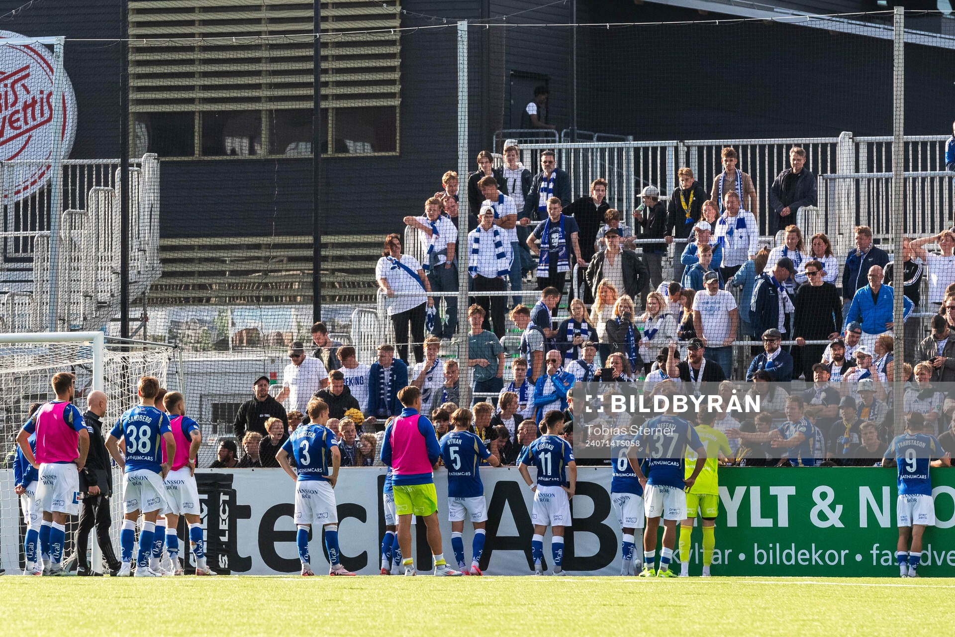 IFK Norrköpings spelare och supportrar deppar