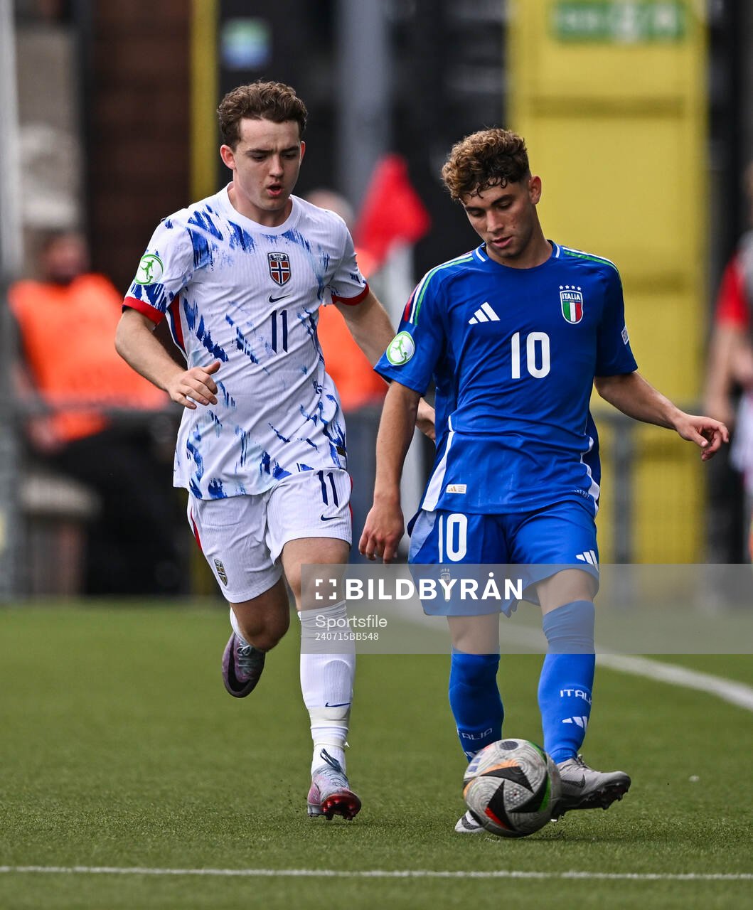 Simone Pafundi of Italy and Edvin Austbø of Norway