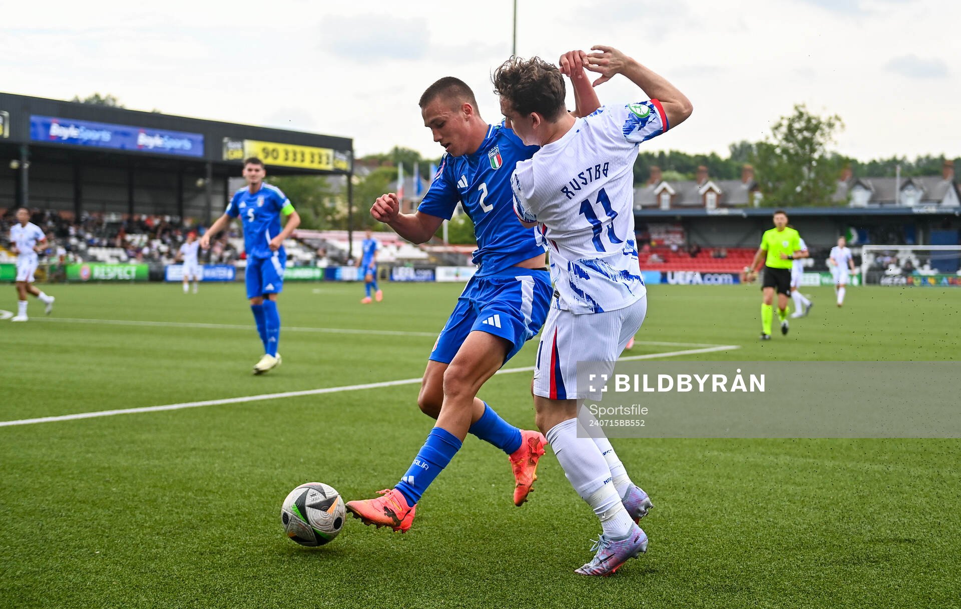 Vittorio Magni of Italy in action against Edvin Austbø of