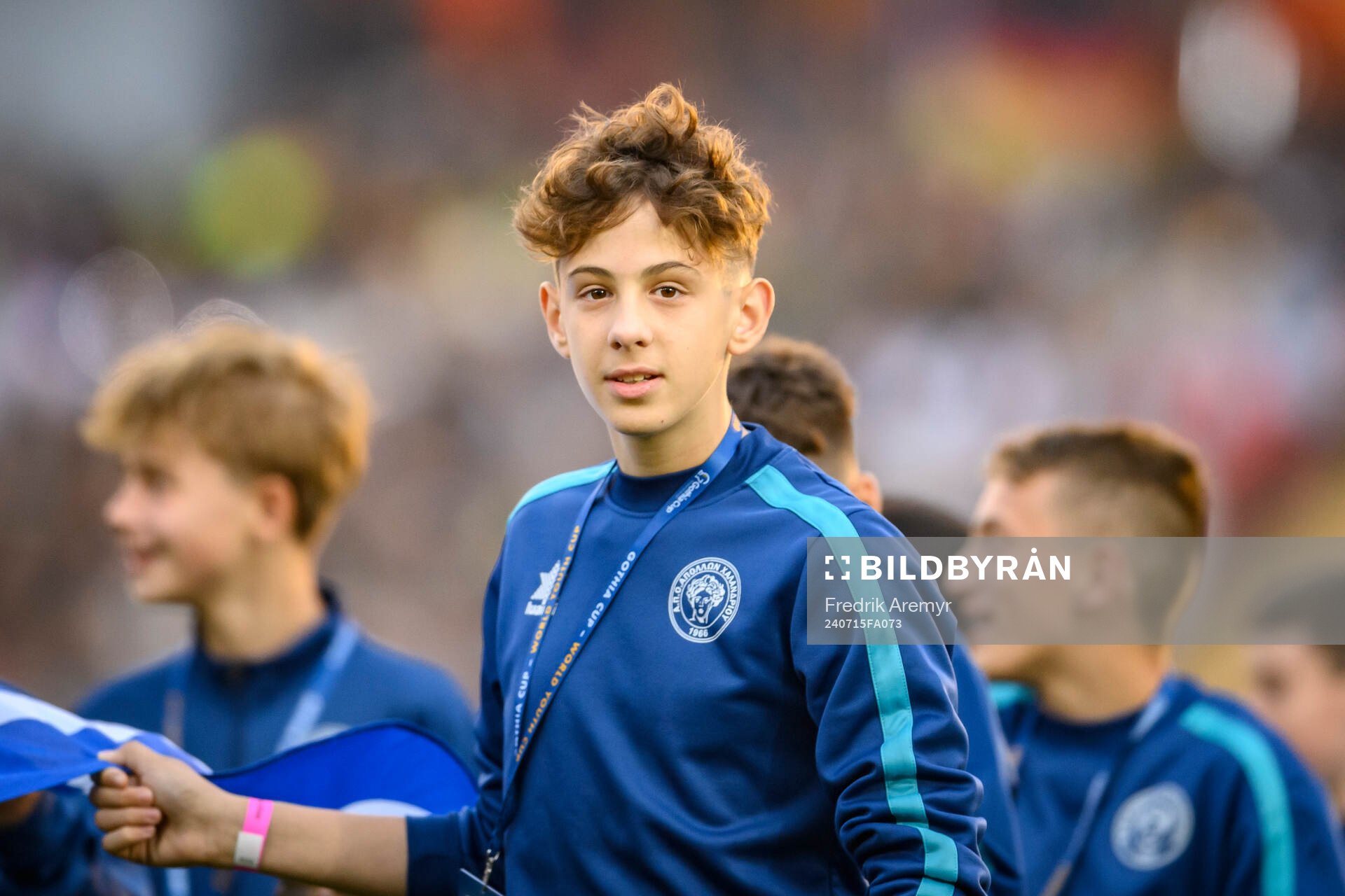 En deltagare från Grekland under invigningen av Gothia Cup den 15 juli 2024 i Göteborg. 