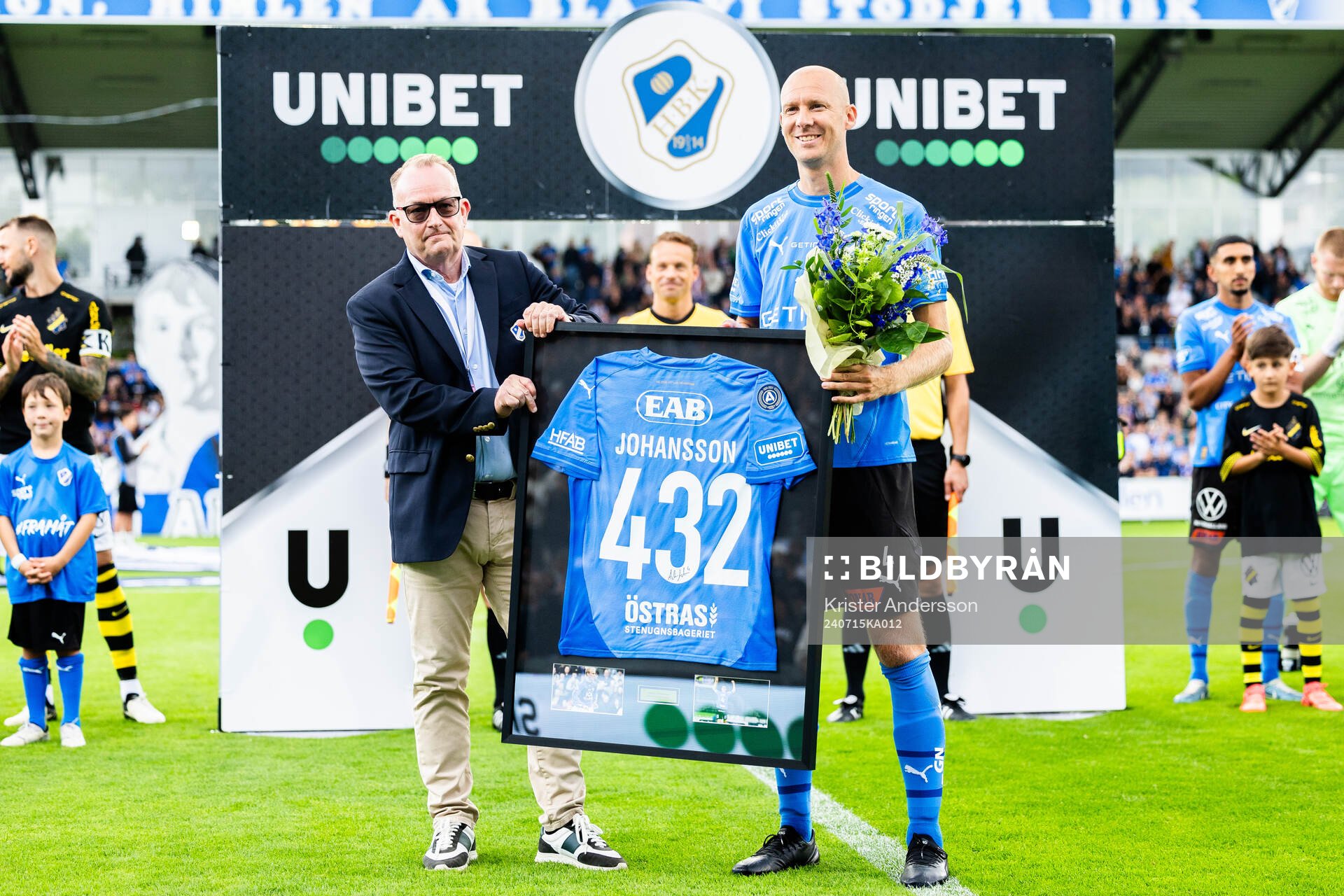 Halmstads ordförande Pelle Nilsson och Andreas Johansson inför fotbollsmatchen i Allsvenskan mellan Halmstad och AIK den 15 juli 2024 i Halmstad.