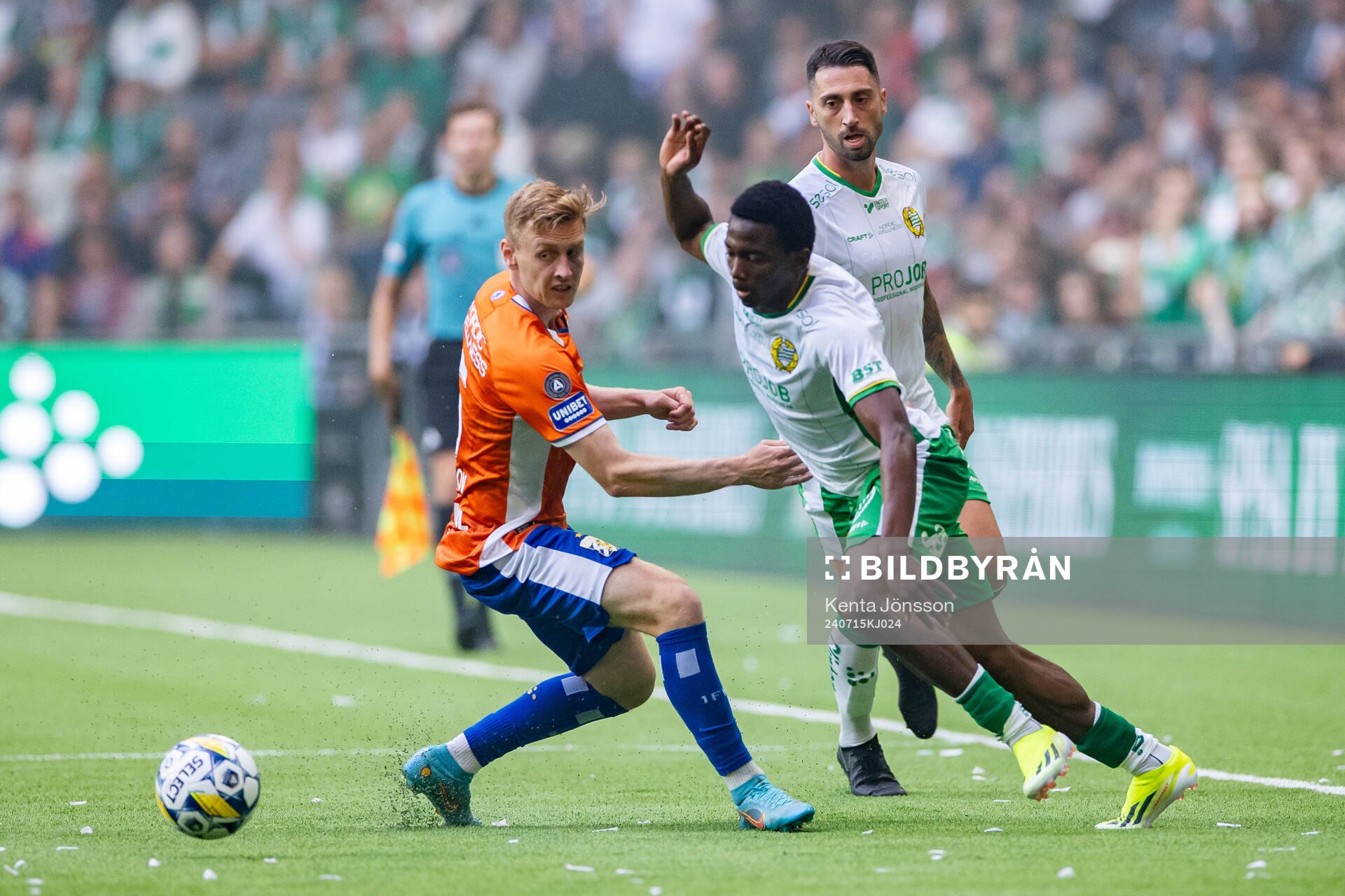 IFK Göteborgs Sebastian Ohlsson och Hammarbys Bouzomana