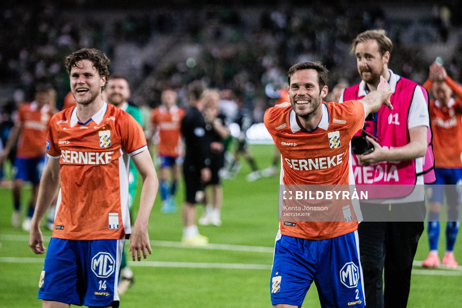 IFK Göteborgs Gustaf Norlin och Emil Salomonsson jublar