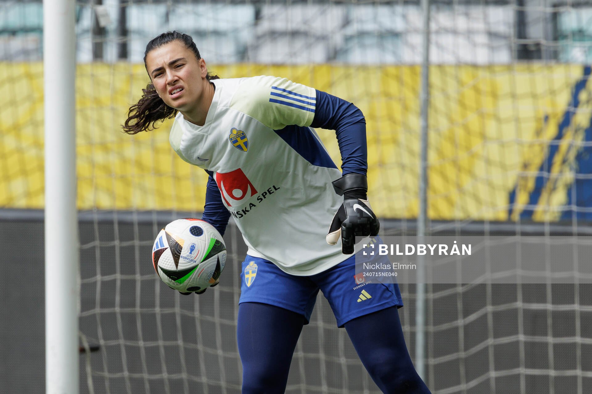 målvakt Zecira Musovic of the Swedish women's national