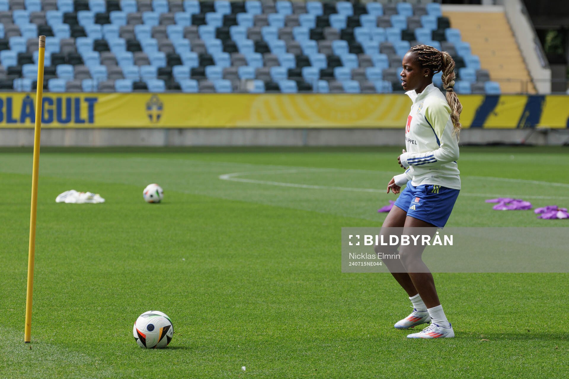 Evelyn Ijeh of the Swedish women's national football team