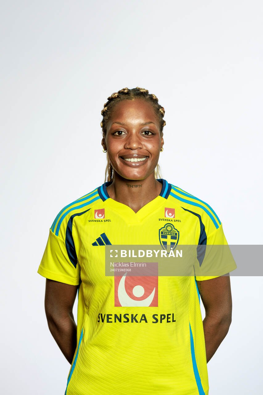 Evelyn Ijeh of the Swedish women's national football team