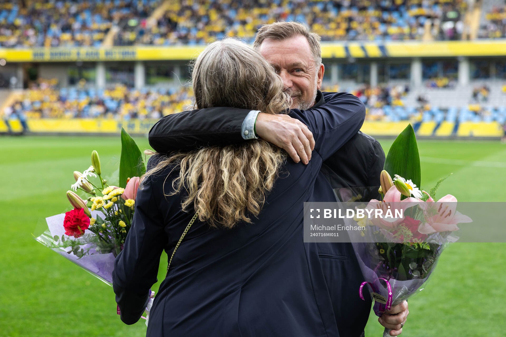Head coach Peter Gerhardsson of Sweden is acknowledged for 100 caps by Nina Lindström ahead of the UEFA Women's Euro Qualifier football match between Sweden and England on July 16, 2024 in Göteborg.