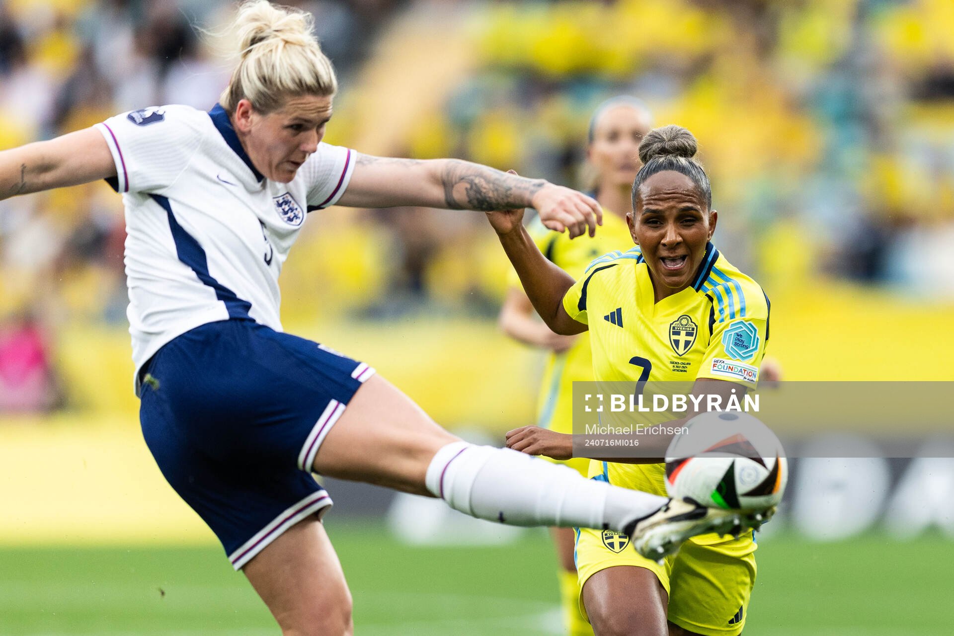 Millie Bright of England and Madelen Janogy of Sweden