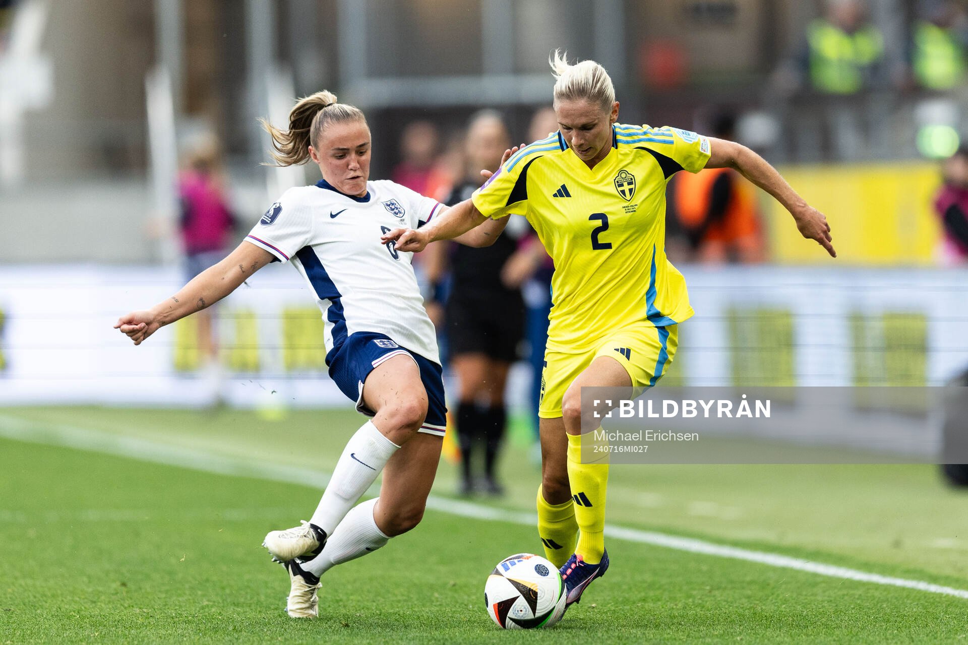 Georgia Stanway of England and Jonna Andersson of Sweden