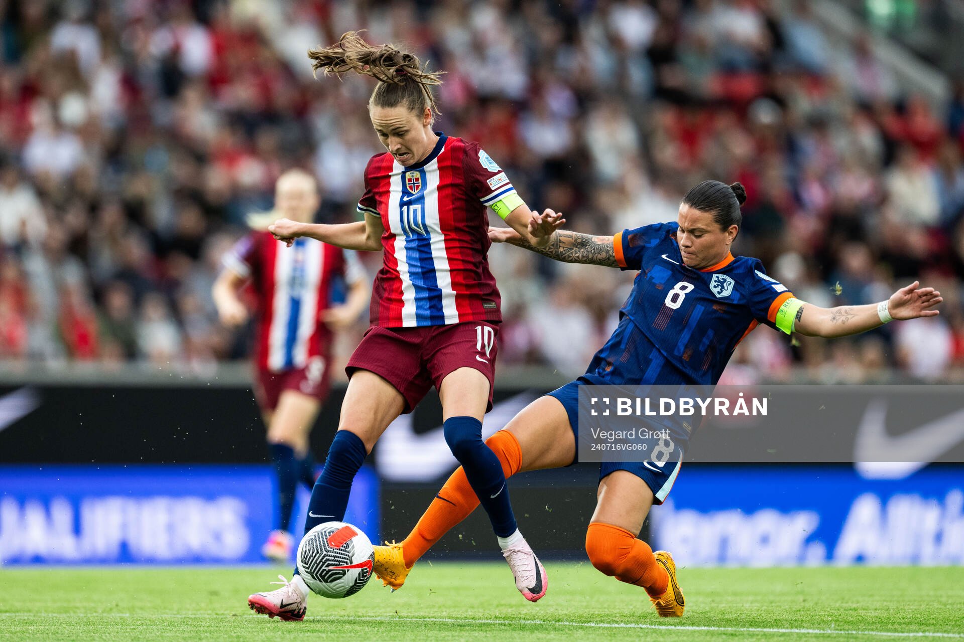 Caroline Graham Hansen of Norway and Sherida Spitse of