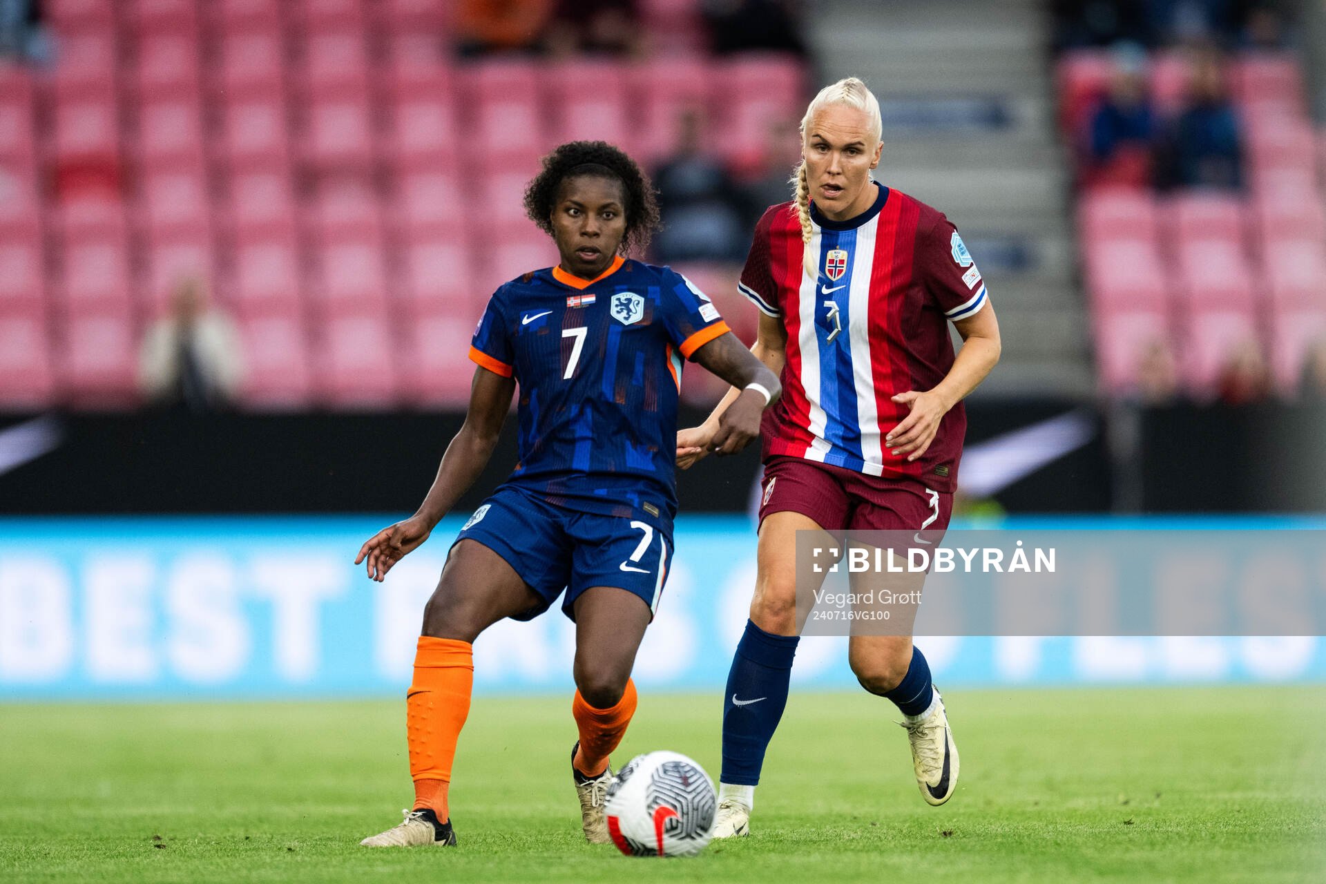 Lineth Beerensteyn of Netherlands and Maria Thorisdottir of