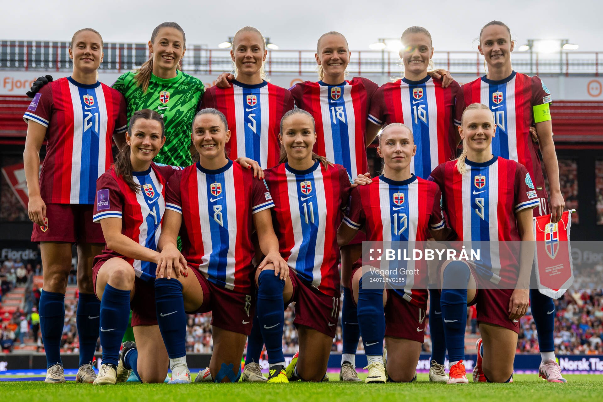 The starting eleven of Norway pose for a team photo