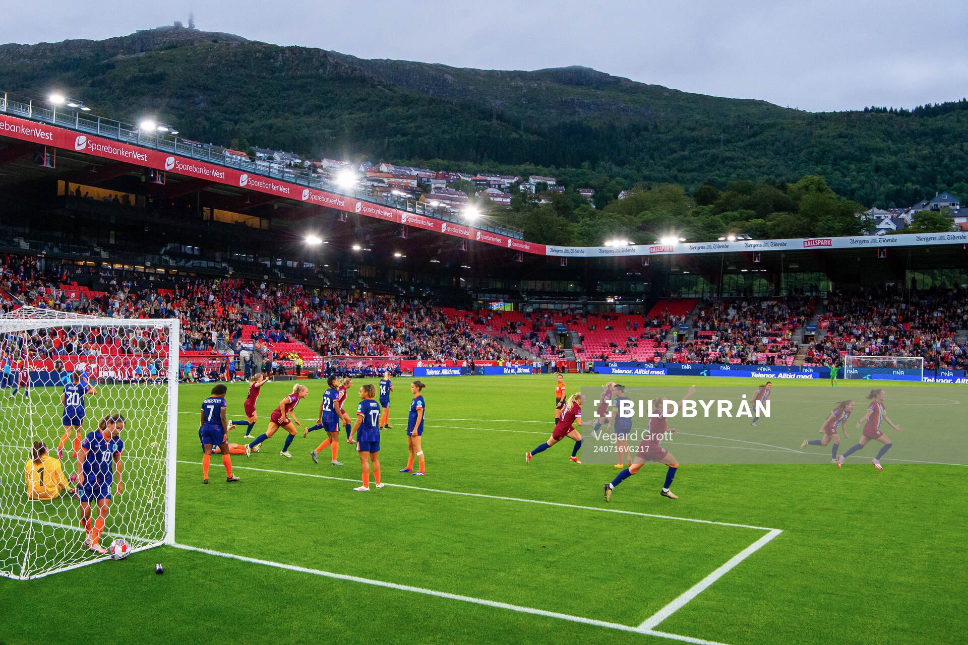 Caroline Graham Hansen of Norway celebrates