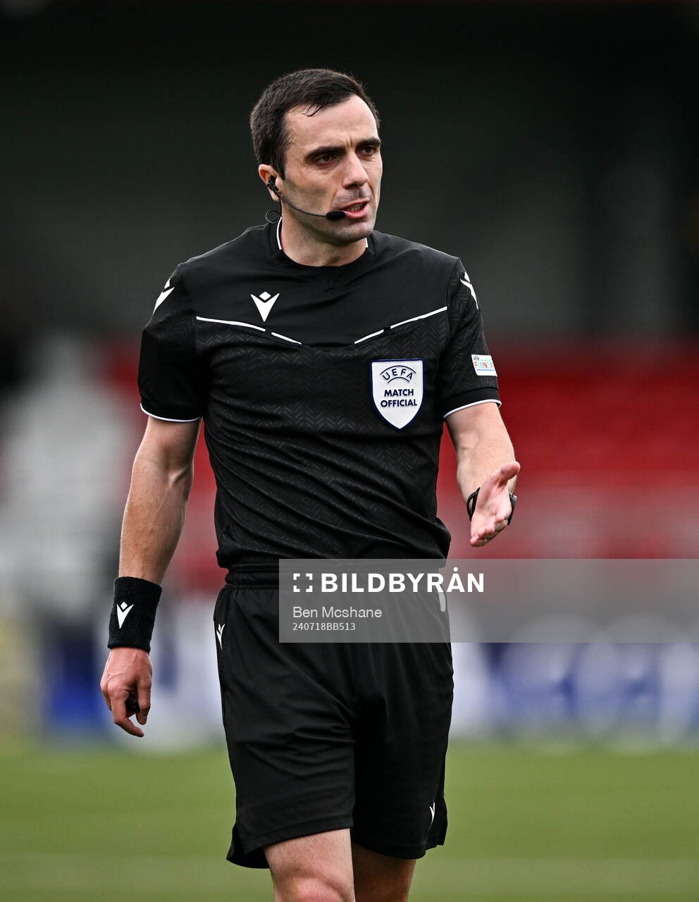 Referee Henrik Nalbandyan