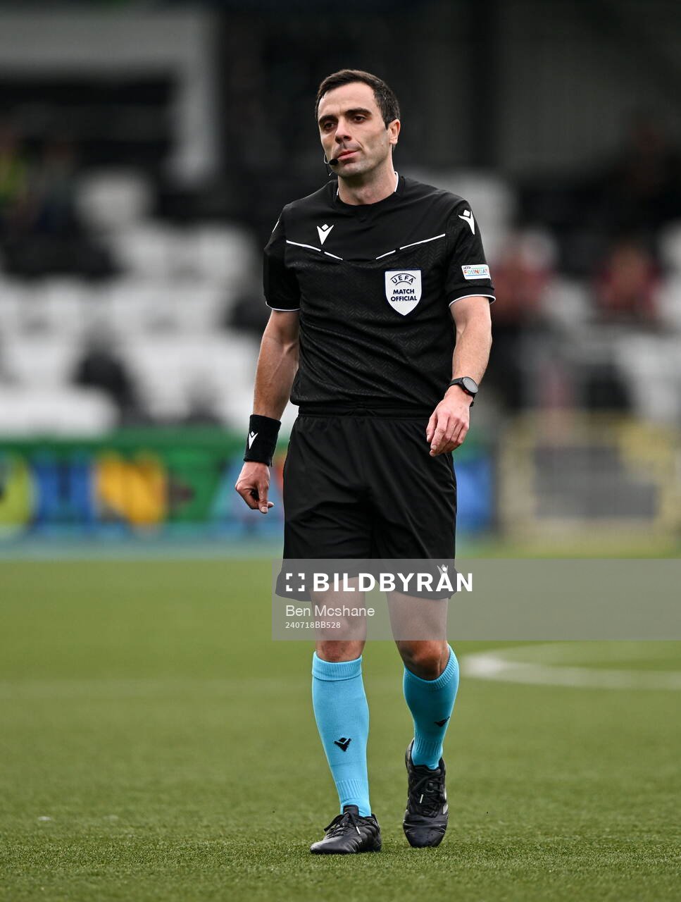 Referee Henrik Nalbandyan