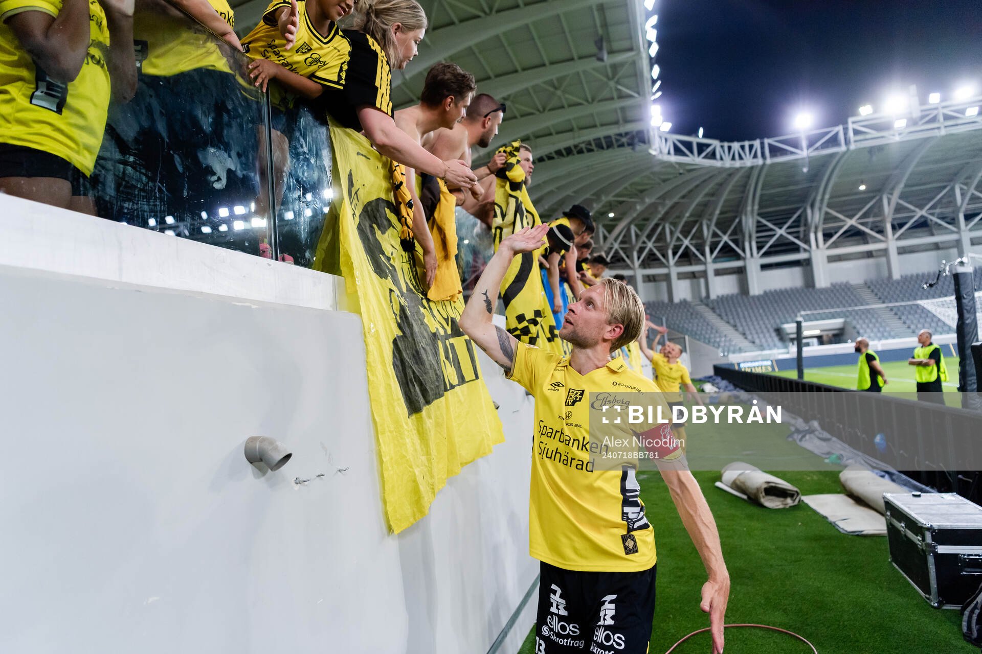 Johan Larsson of Elfsborg celebrates with fans