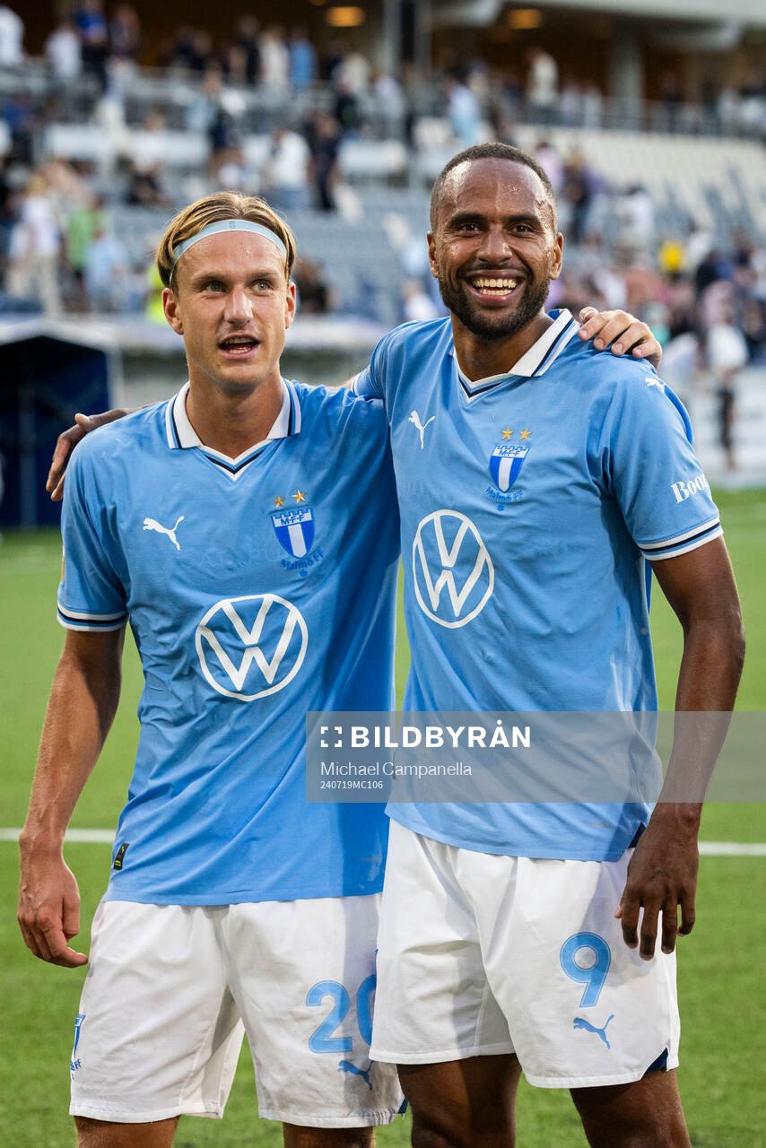 Malmö FFs Erik Botheim och Isaac Kiese Thelin tackar