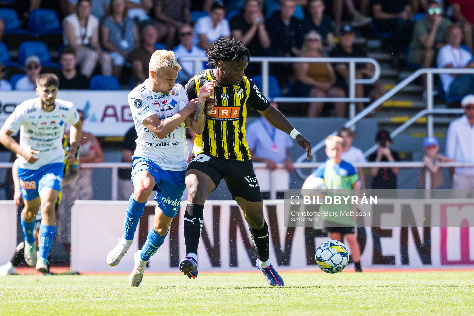 Värnamos Viktor Bergh och Häckens Jeremy Agbonifo