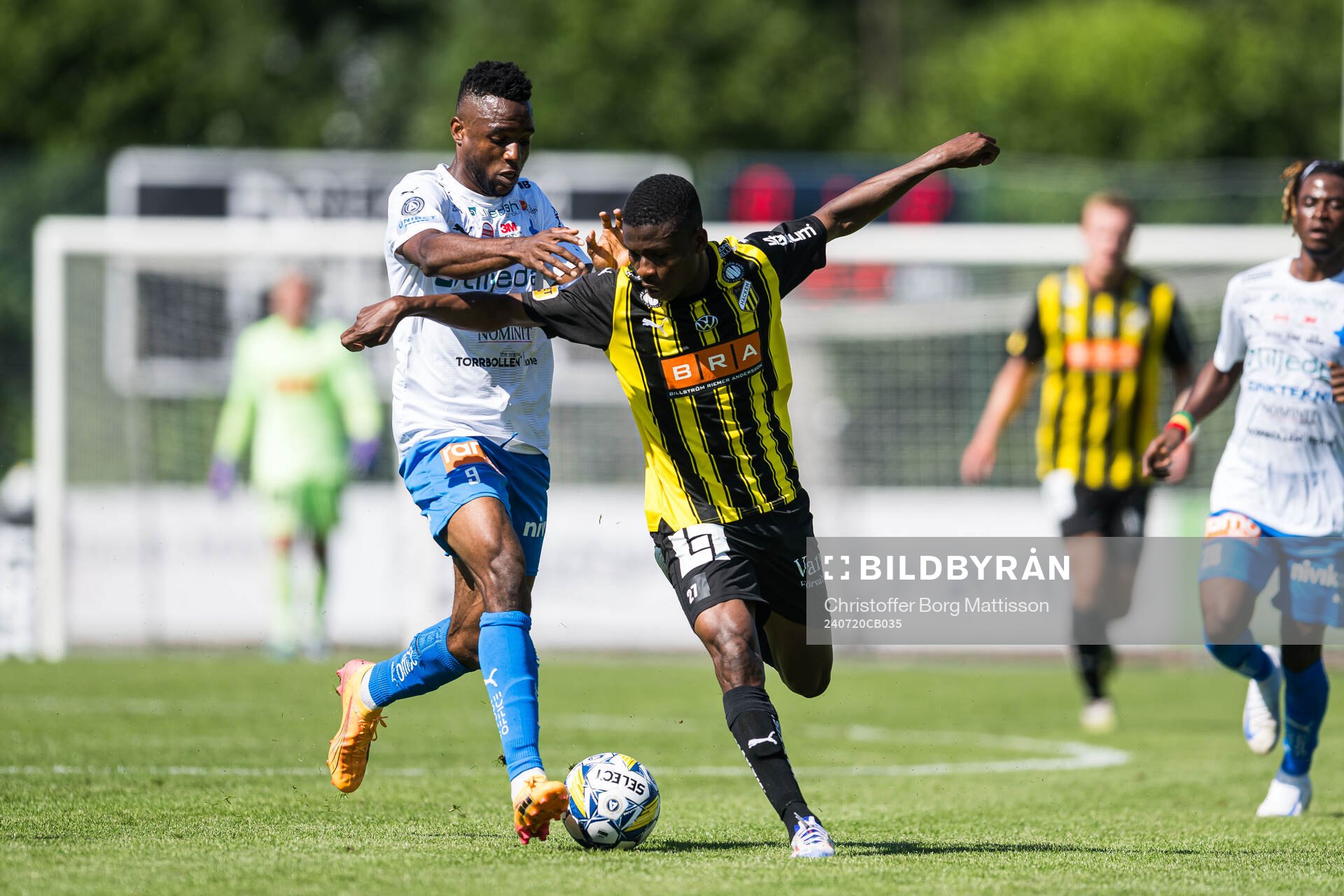 Värnamos Johnbosco Samuel Kalu och Häckens Akoua Romeo